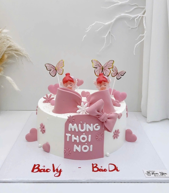 Bánh Kem thôi nôi dành cho bé gái công chúa xinh 