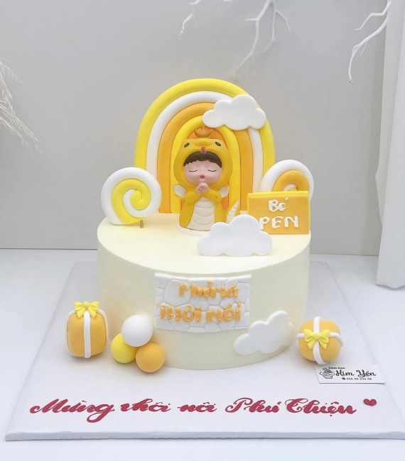 Bánh Kem thôi nôi dành cho bé trai tone vàng đẹp 