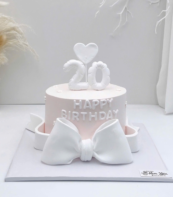 Bánh sinh nhật tặng nữ lên 20 tuổi hot