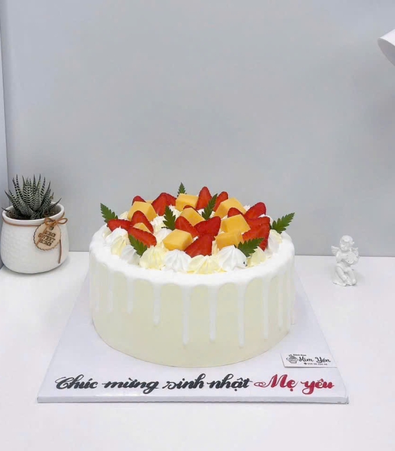 Bánh trái cây dâu tây tặng mẹ yêu 