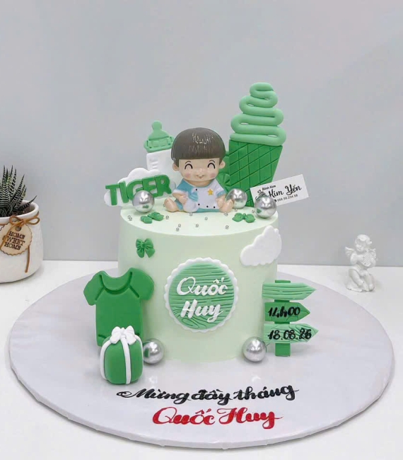 Bánh kem dành cho bé trai tone xanh cây hot hiện nay 