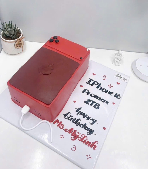 Bánh kem iphone 18 hot hiện tại 