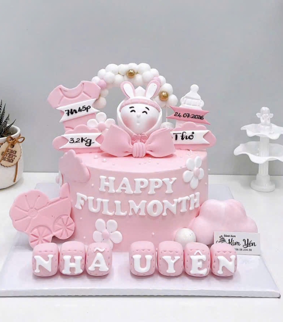 Bánh kem đầy tháng xinh tone hồng 