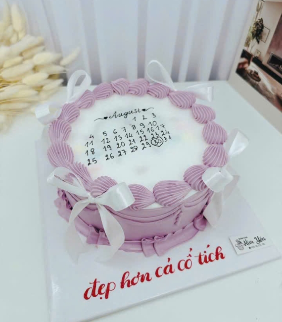 Bánh kem tím dành cho nữ đẹp 