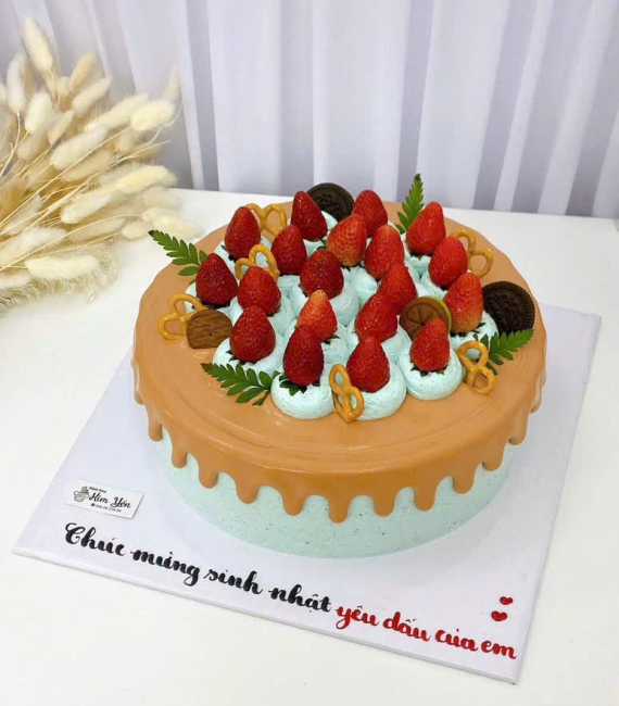 Bánh trái cây tặng nữ mẫu đẹp dành tặng con gái 