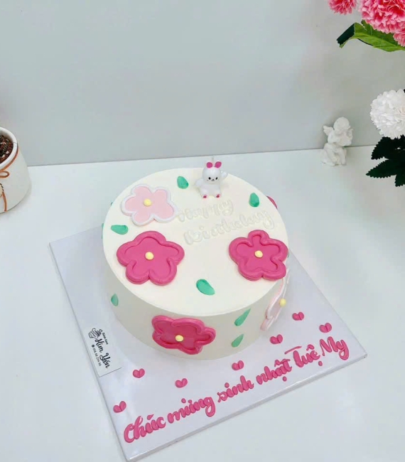 Bánh kem đẹp cho nữ mừng 18 tuổi sinh nhật 