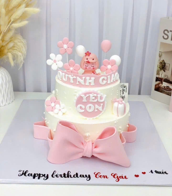 Bánh kem thôi nôi 2 tầng dành cho bé gái 