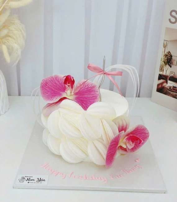 Bánh kem dành cho nữ hoa giấy đẹp