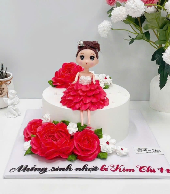Bánh sinh nhật bé gái công chúa tone đỏ hot 