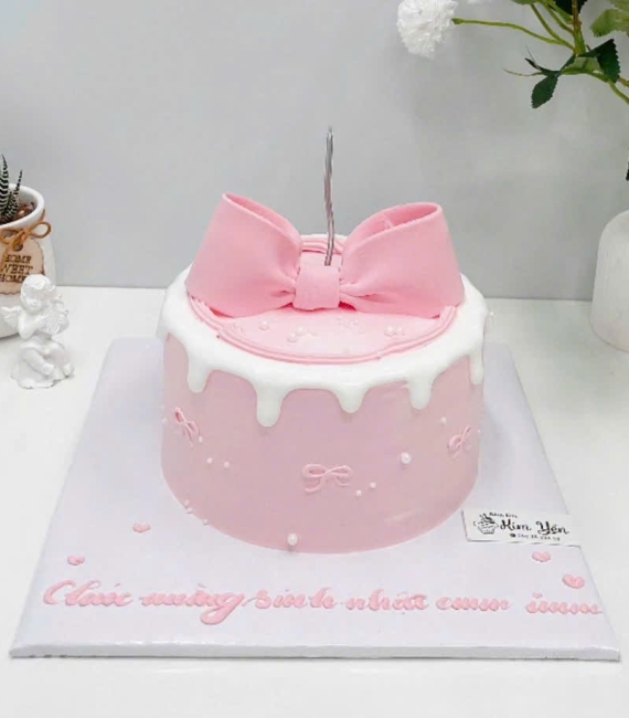 Bánh kem dành cho nữ tone hồng 