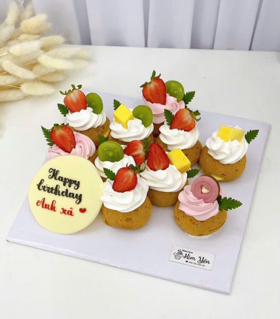 Bánh su kem mừng sinh nhật anh xã yêu 