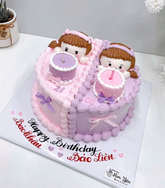 Bánh sinh nhật bé gái sinh đôi hot hiện tại 