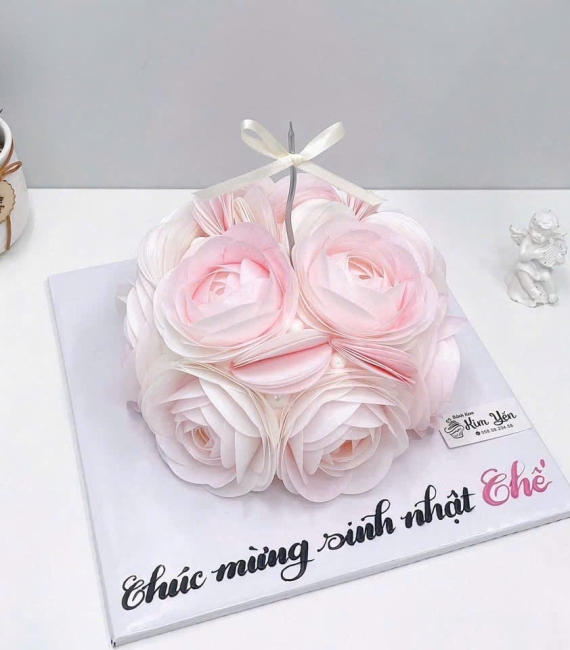 Bánh kem tặng nữ 20 tuổi hot đẹp 
