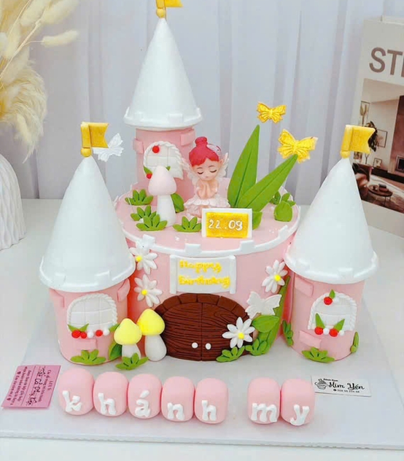 Bánh sinh nhật tạo hình lâu đài cao cấp đẹp 