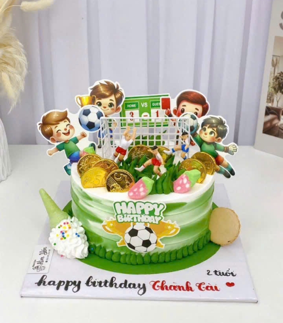 Bánh kem dành cho bé trai yêu thích bóng đá lên 7 tuổi 