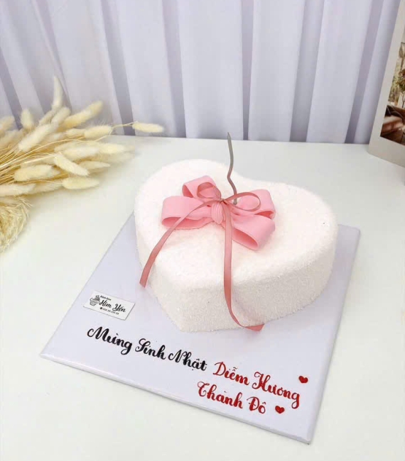 Bánh kem tặng nữ trái tim ngọt ngào 