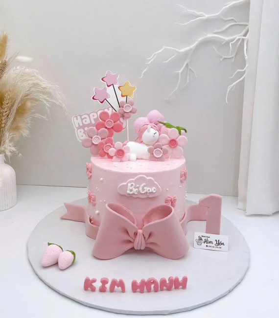 Bánh kem dành cho bé gái tone hồng hot 