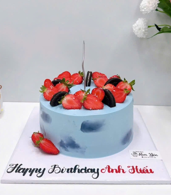 Bánh trái cây tặng tone xanh dương kèm dâu tây 