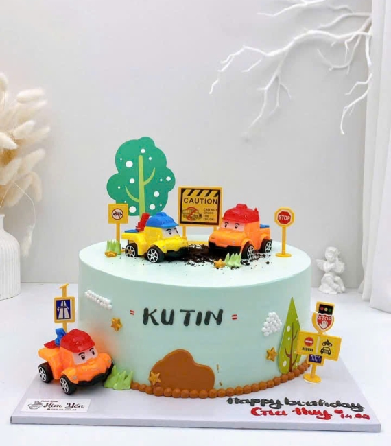 Mẫu bánh kem bé trai xe ô tô hot 