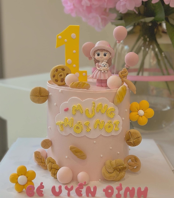 Bánh fondant thôi nôi Happy Birthday Bé Yêu