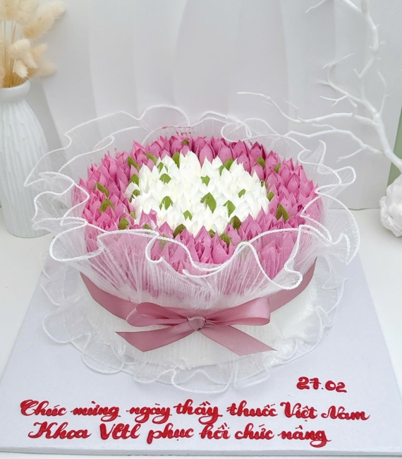 Bánh kem chúc mừng ngày thầy thuốc