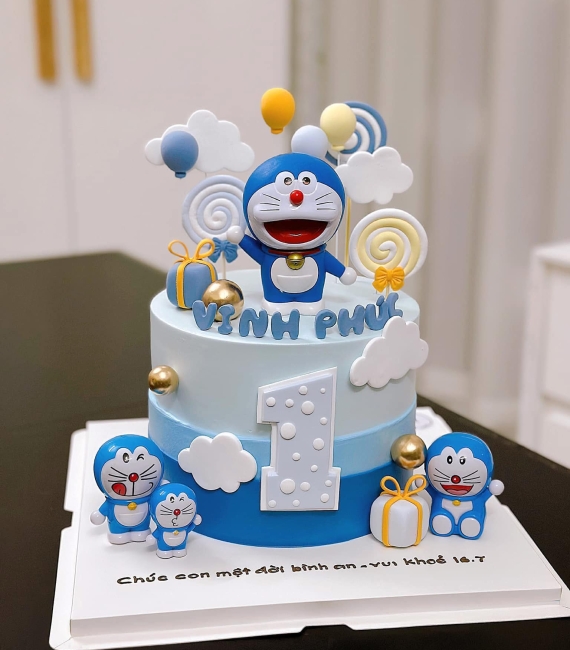 Bánh fondant thôi nôi Doremon và bánh rán
