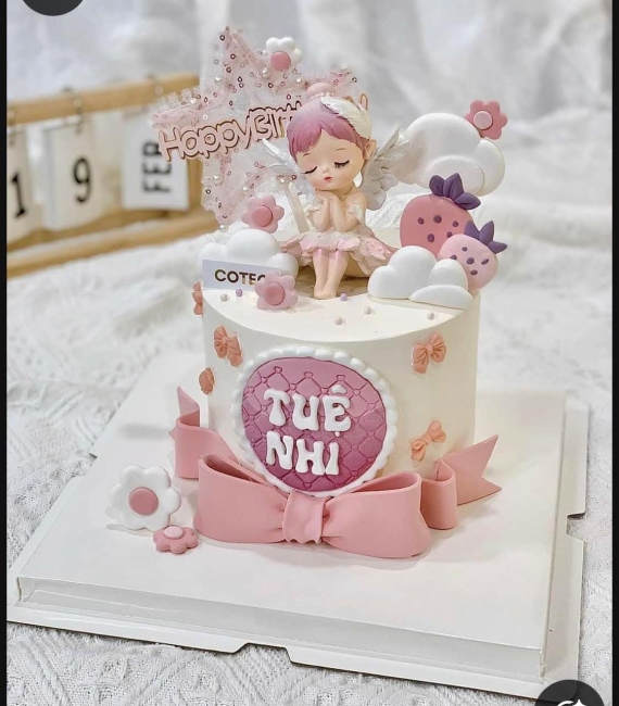 Bánh Kem Trang trí nơ cho bé gái