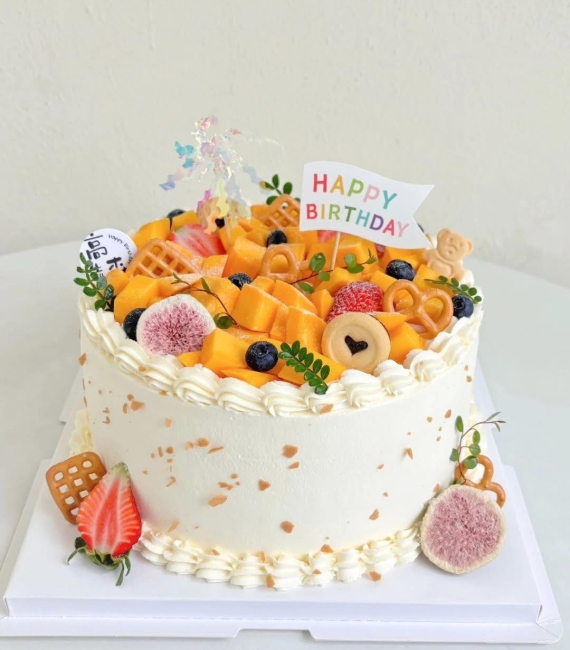 Bánh kem trang trí trái cây tươi ngon