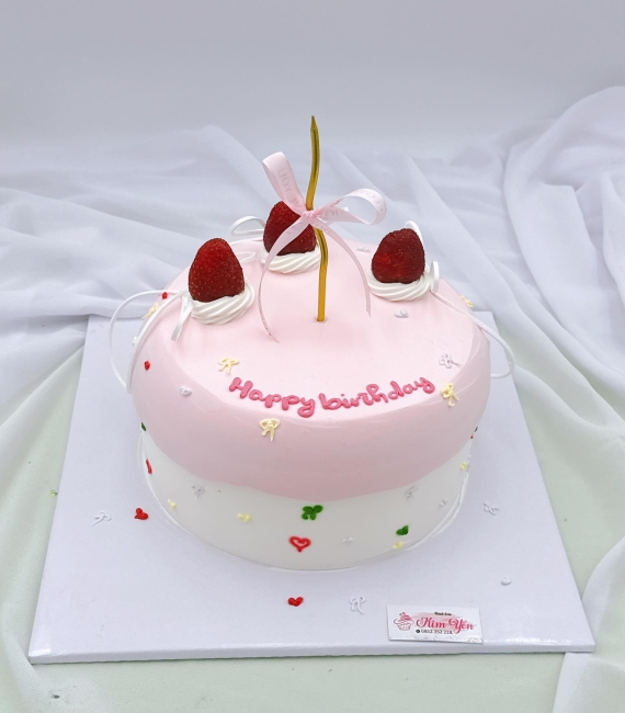 Bánh kem trang trí trái cây tone hồng