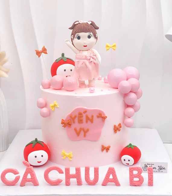 Bánh fondant thôi nôi chủ đề cà chua cho bé gái