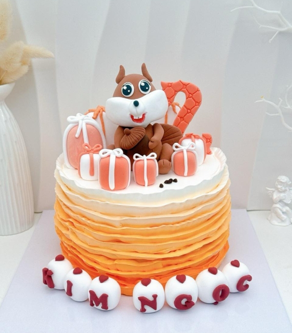 Bánh sinh nhật con sóc đáng yêu