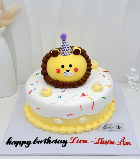  Bánh kem tone vàng chú gấu