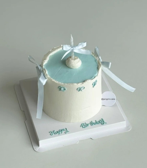  Bánh kem tone xanh đơn giản