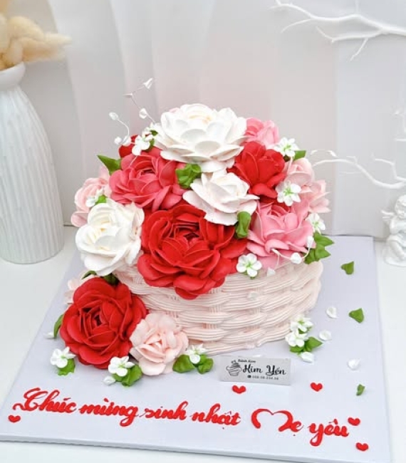 Bánh kem hoa hồng làm theo yêu cầu khách ở cao lãnh