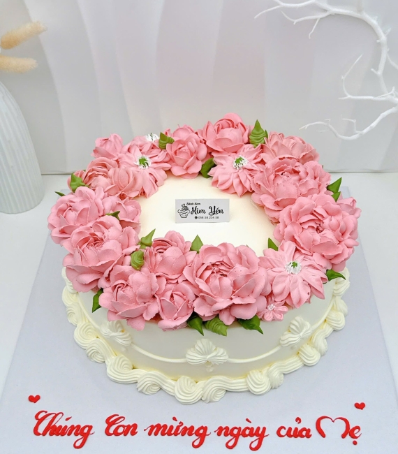 Bánh kem hoa hồng làm theo yêu cầu 