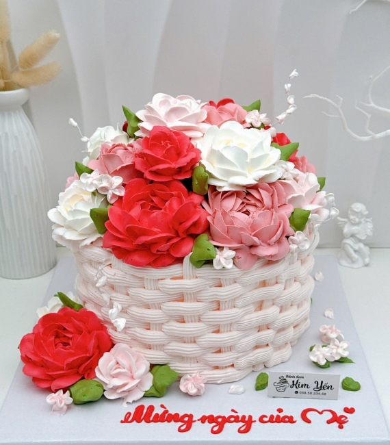 Bánh kem hoa hồng làm theo yêu cầu 