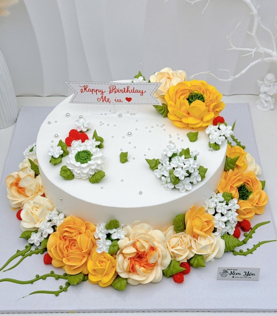 Bánh kem hoa làm theo yêu cầu khách ở Cao Lãnh