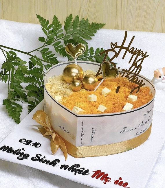 Bánh sinh nhật bông lan trứng muối tặng mẹ yêu