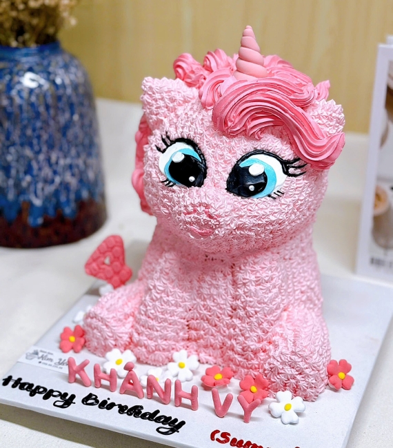  Bánh kem làm theo yêu cầu tạo hình con dê hồng