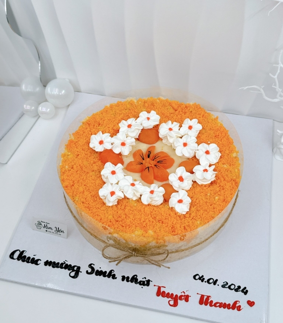 Bánh sinh nhật bông lan trứng muối tặng bạn thân