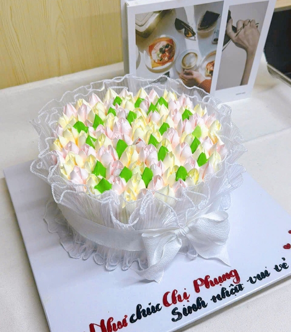 Bánh kem hoa Tulip ở cao lãnh