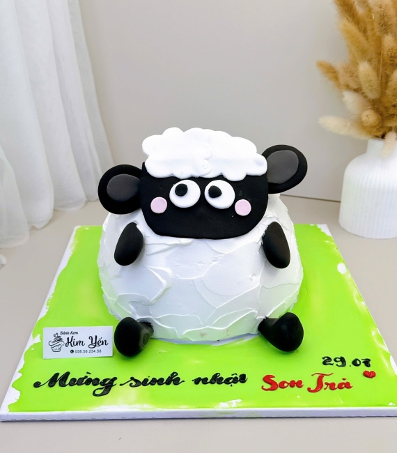 Bánh sinh nhật dành cho bé chú cừu 