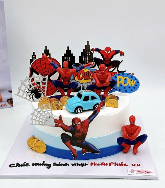 Mẫu bánh kem người nhện dành cho bé trai