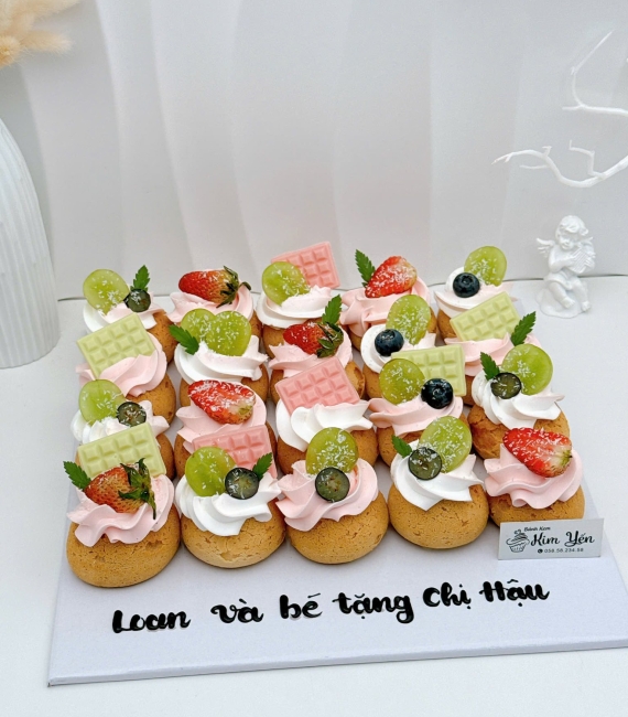 Set bánh su kem Singapore hoa quả