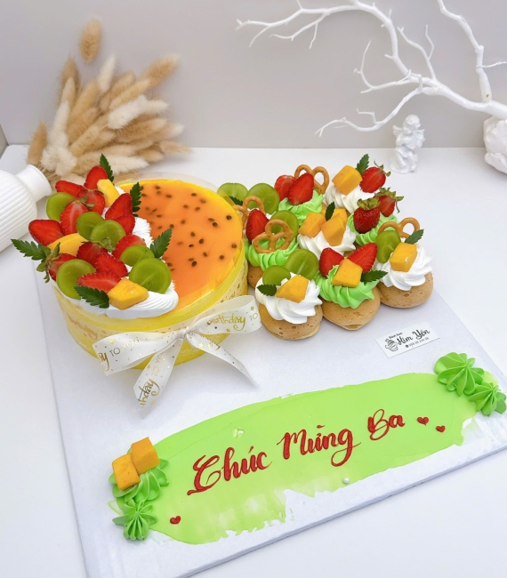 Set bánh su kem Singapore kèm bánh panacotta