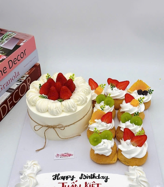 Set bánh su kem Singapore hoa quả tặng 20/10 kèm bánh sinh nhật