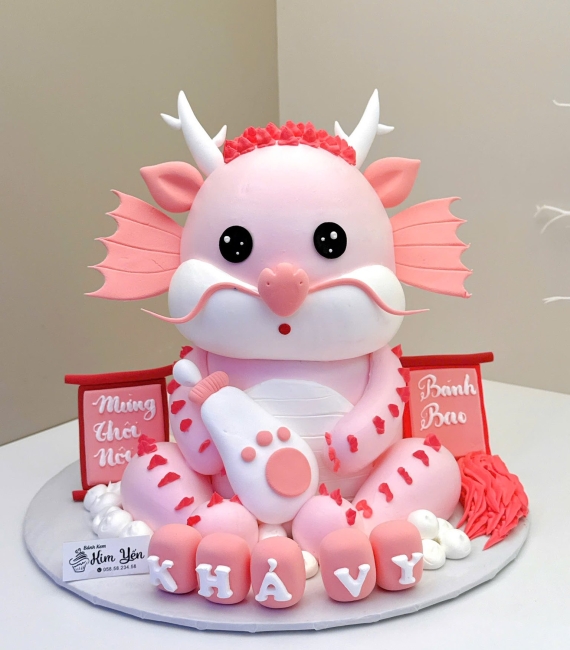 Bánh Kem Thôi Nôi Hình Con Rồng Cho Bé Gái tone hồng mẫu đẹp 2025