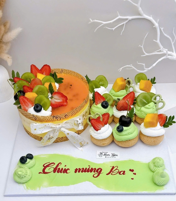 Set bánh su kem Singapore hoa quả tặng kèm pannacotta