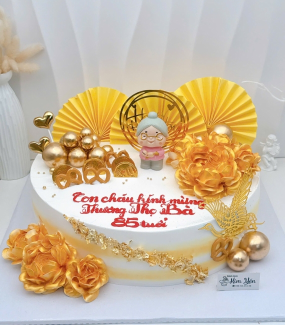 Bánh kem mừng thọ dành tặng bà 