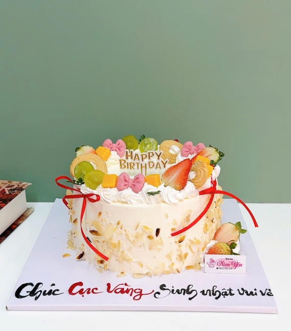 Bánh kem bắp hạnh nhân mừng sinh nhật chị yêu